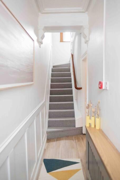 Charming 3 Bedroom Belfast Townhouse Exterior photo