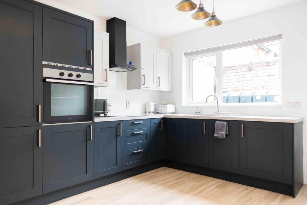 Charming 3 Bedroom Belfast Townhouse Exterior photo